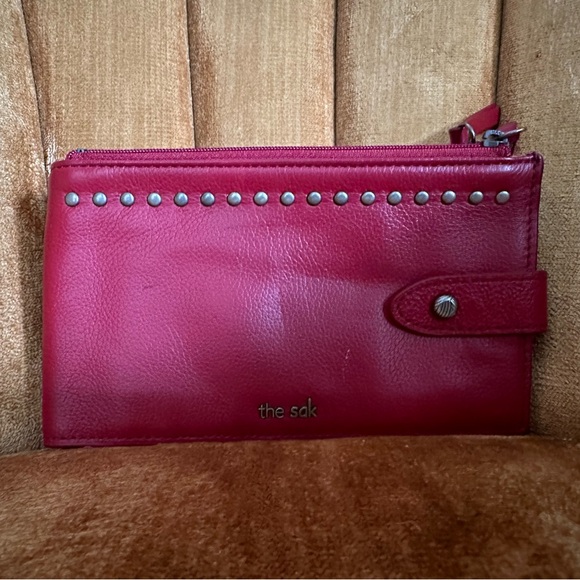 The Sak Silverlake Sequoia Tab Bifold Wallet Scarlet Red Leather - Picture 2 of 13